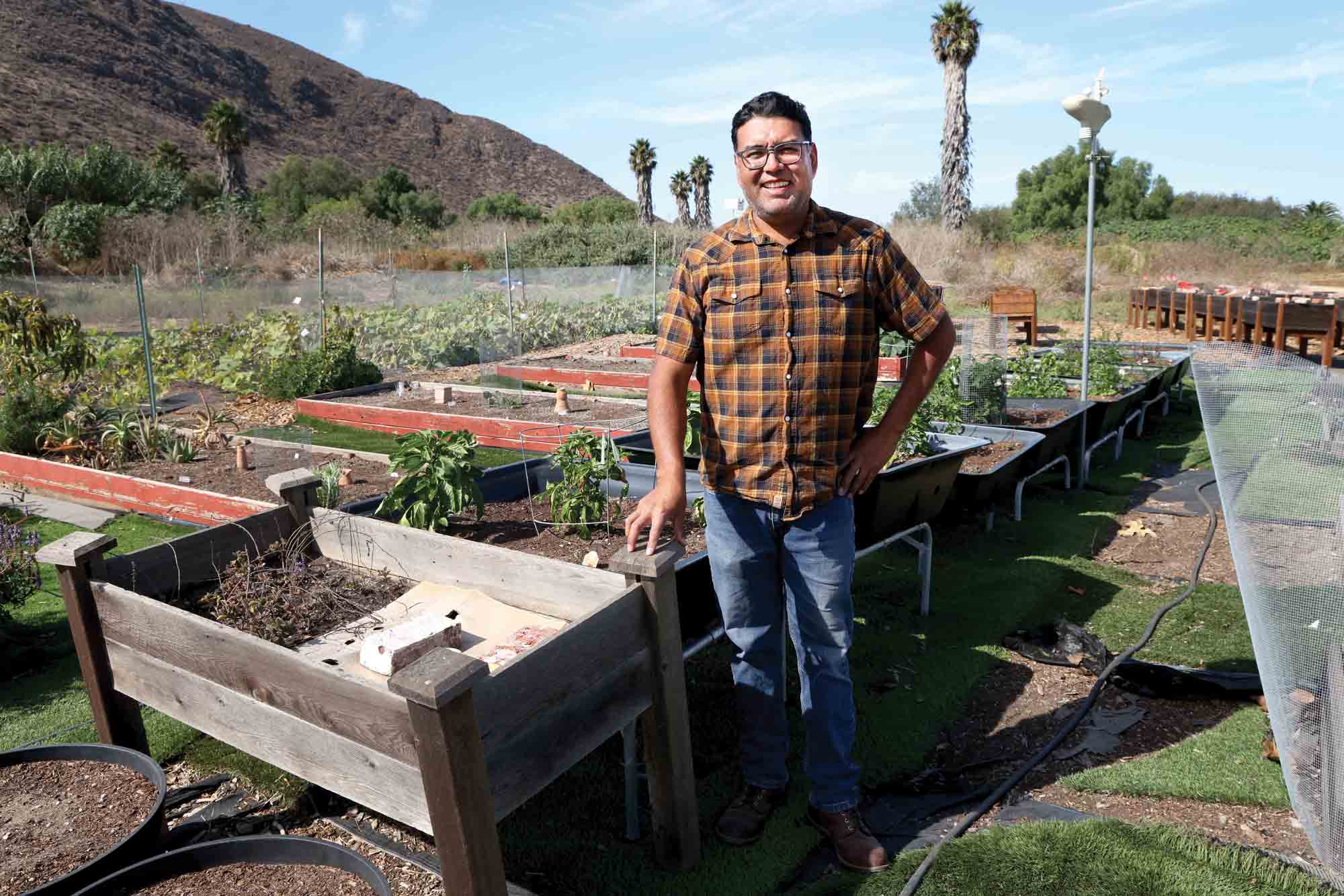 CSUCI Professor of Biology Ruben Alarcón